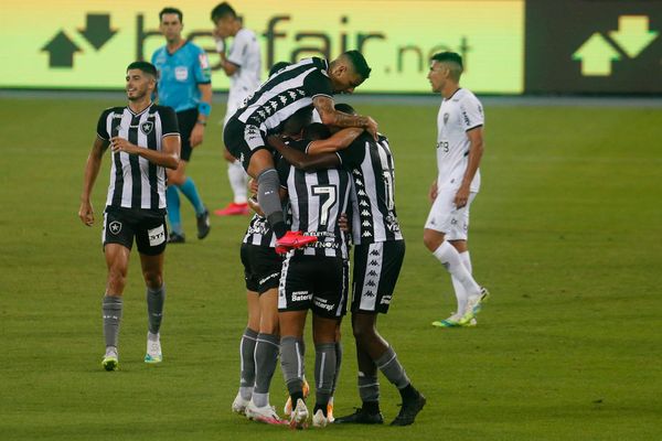Com gols de Luiz Fernando e Caio Alexandre, Botafogo vence o Atlético-MG por 2 a 1 no Estádio Nilton Santos e chega a 5 pontos no Campeonato Brasileiro