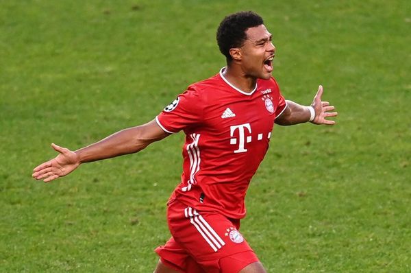 Gnabry marcou dois gols na vitória do Bayern