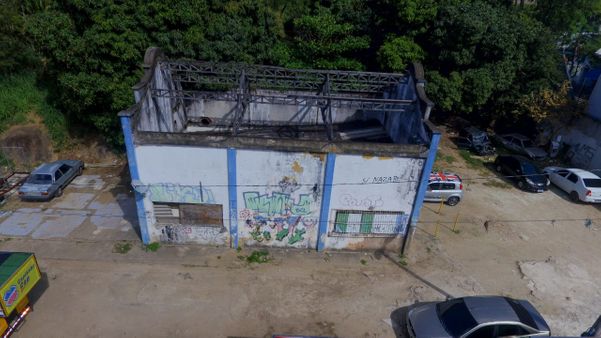 Imagem mostra casarão abandonado em Jesus de Nazareth, em Vitória; imóvel é da Prefeitura de Vitória
