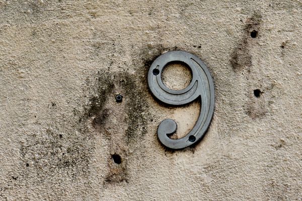 Casas e terrenos que pertencem à União -  Casa localizada na rua José Teixeira, 191, na Praia do Canto, em Vitória  por Fernando Madeira