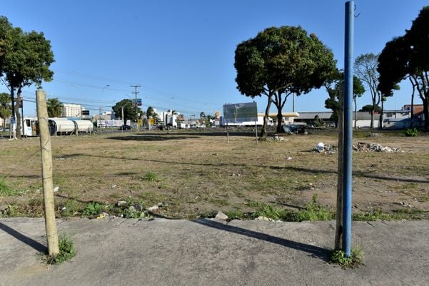 Casas e terrenos que pertencem à União - Área localizada na Rodovia BR 101,Km 01, em Carapina, na Serra, entrada do bairro José de Anchieta por Fernando Madeira