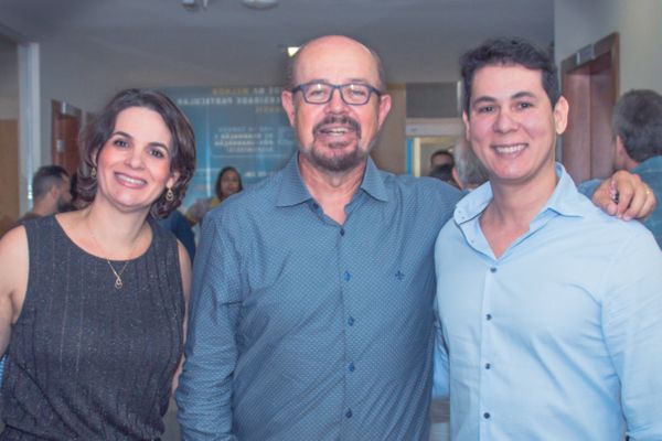 Gesiane Silveira Pereira, gestora executiva da UVV ON; Heráclito Amâncio Pereira Junior (reitor); Rafael Galveas (vice-reitor)