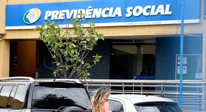 Nas 8 agências liberadas para prestar o serviço no Estado, apenas 15 peritos atenderam presencialmente nesta quarta, de um total de 25 que deveriam trabalhar, segundo a Secretaria de Previdência do Ministério da Economia