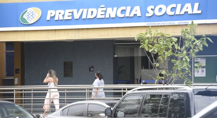 Algumas normas de transição aprovadas na reforma da Previdência mudaram com a virada do ano. Há alterações específicas para professores e servidores públicos federais