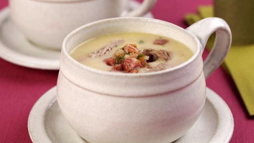 Sopa cremosa de mandioca com carne e bacon, receita de Ana Maria Braga