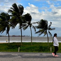 Aviso do  Instituto Nacional de Meteorologia (Inmet) para oito municípios capixabas é válido até as 10h de terça-feira (7)