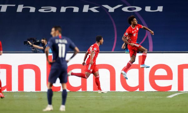 Kingsley Coman, do Bayern de Munique, comemora seu gol em partida contra o Paris Saint por MATTHEW CHILDS / AP / Estadão Conteúdo