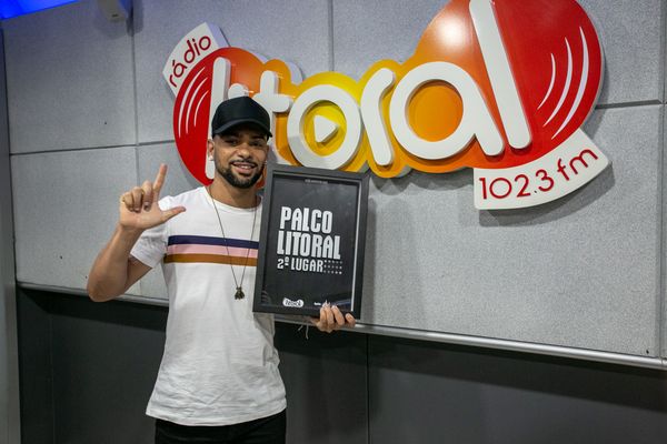 Cléverson com troféu por Foto Adessandro Reis