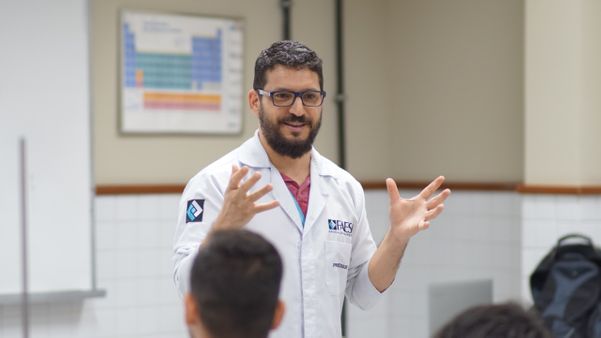 Professor doutor Gilberto Maia de Brito coordenou pesquisa com biodiesel