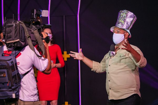 Repórter Elton Ribeiro ao vivo no ES1 do último sábado (22) por Adessandro Reis