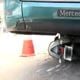 Imagem - Moto vai parar embaixo de ônibus em acidente na Beira-Mar, em Vitória