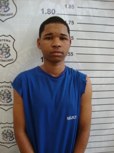 Lucas Soares Martins, o "Cara de Urso" foi um dos executores. Ele está foragido por Divulgação/Polícia Civil