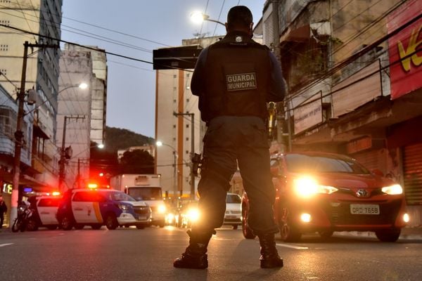 Vitória - Operação da Guarda Municipal de Vitória na Vila Rubim. Eles fizeram abordagens em ônibus e motociclistas