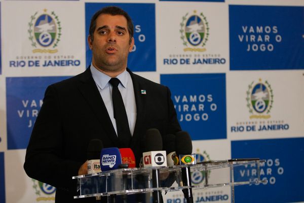 27/01/2020 - O secretário de Desenvolvimento Econômico Lucas Tristão, fala sobre a licença de instalação da usina termelétrica GNA II, no Porto do Açu, durante reunião no Palácio Guanabara