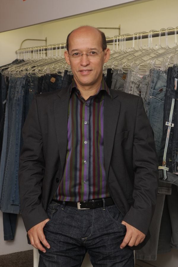 Sem conseguir vender a coleção de inverno, o empresário Paulo Vieira, dono da PW, enfrentou o período crítico produzindo EPIs: acordo com a Vale “foi determinante”.
