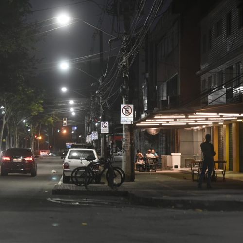 Covid-19: fiscalização da prefeitura notifica dois bares de Vitória
