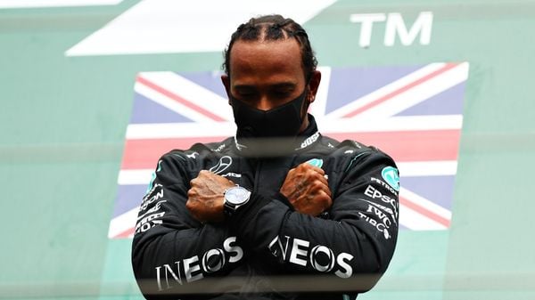 Lewis Hamilton venceu o GP da Bélgica de ponta a ponta e voltou a homenagear Chadwick Boseman