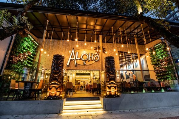 Varanda do novo Aloha, na Praia do Canto  por Pepê Silva