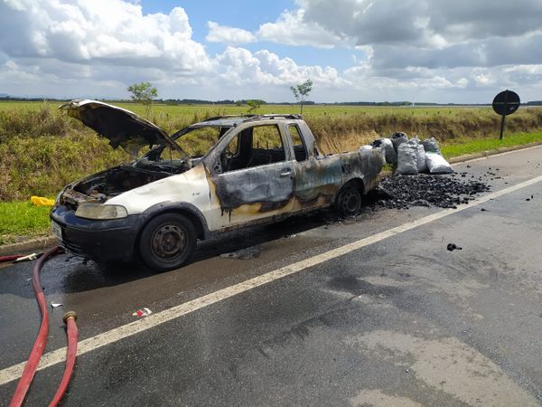 As causas do incêndio não foram informadas 