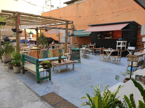 Bamboozal, anexo no quintal do Café Bamboo, na Praia do Canto