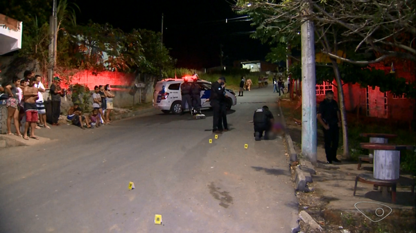 O crime aconteceu por volta das 19h30 na avenida Metropolitana, no bairro Palmares, na Serra