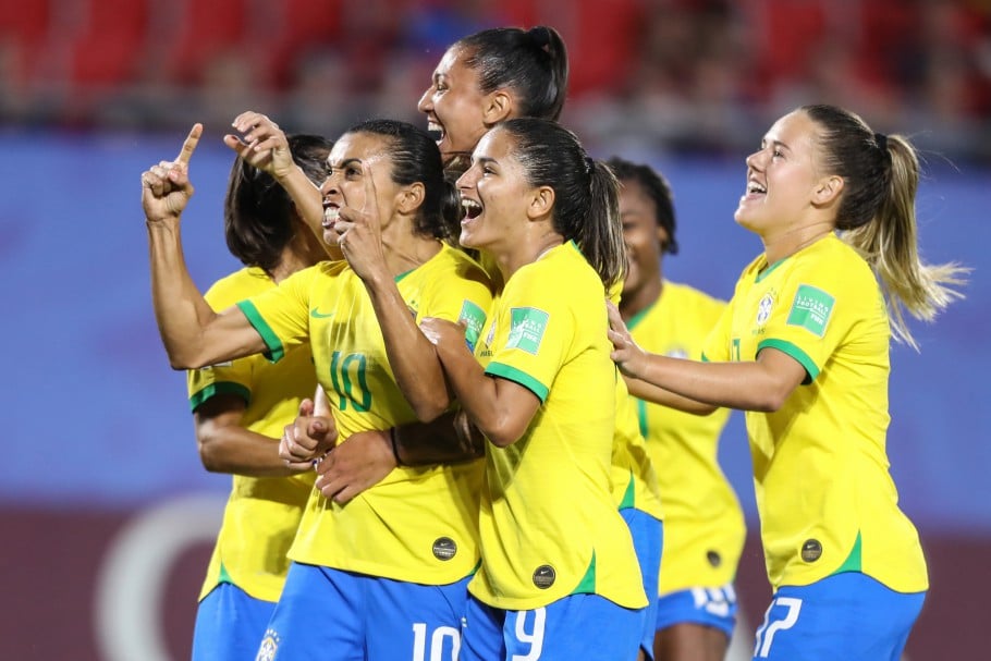 Porque o esporte feminino não é tão valorizado no país?