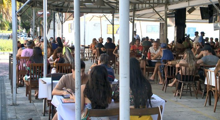Leitores também opinaram nas redes sociais sobre a possibilidade de volta de restrições a bares e restaurantes no Estado