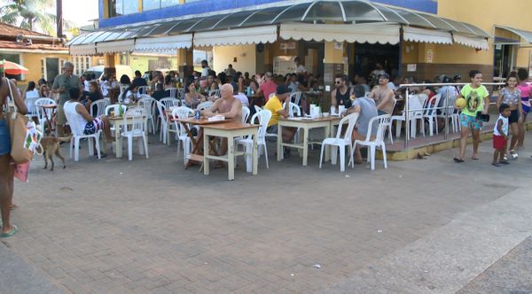 Em Manguinhos, na Serra, restaurantes ficaram cheios