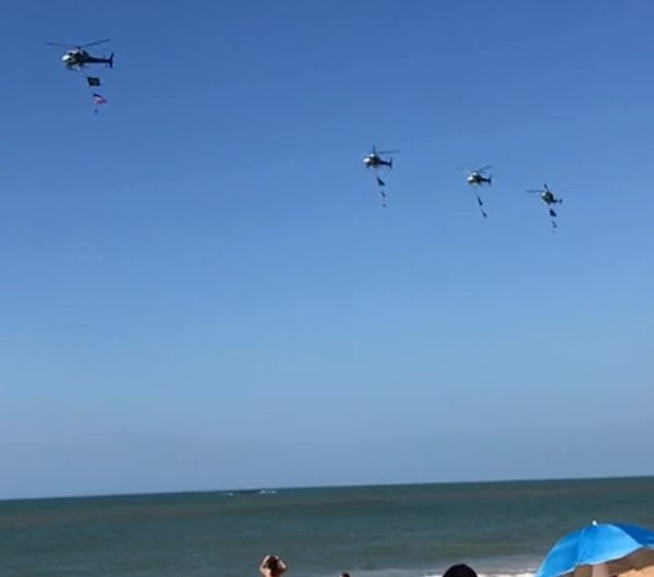 Helicópteros desfilam com bandeiras do Espírito Santo e do Brasil por Reprodução|Vídeo