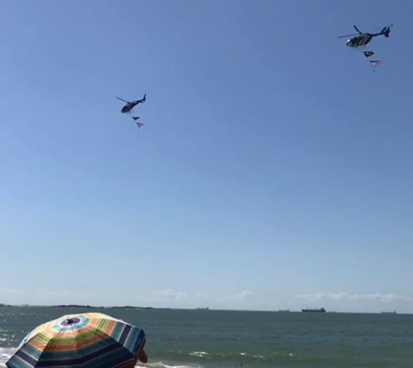 Helicópteros desfilam com bandeiras do Espírito Santo e do Brasil por Reprodução|Vídeo