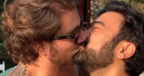 Mauro Sousa, filho de Maurício de Sousa, posta vídeo e exibe beijão com o namorado, Rafael Piccin
