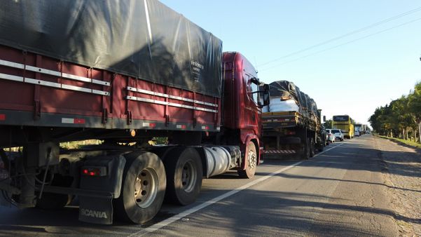 Um longo engarrafamento se formou nos dois sentidos da BR 101 por TV Gazeta Norte | Reprodução 