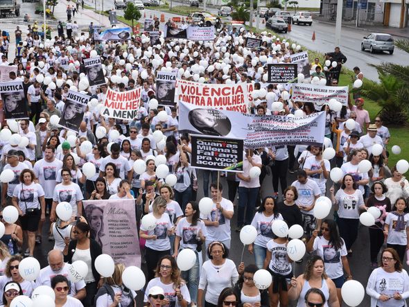 Passeata em homenagem à médica Milena Gottardi, em Camburi por Ricardo Medeiros