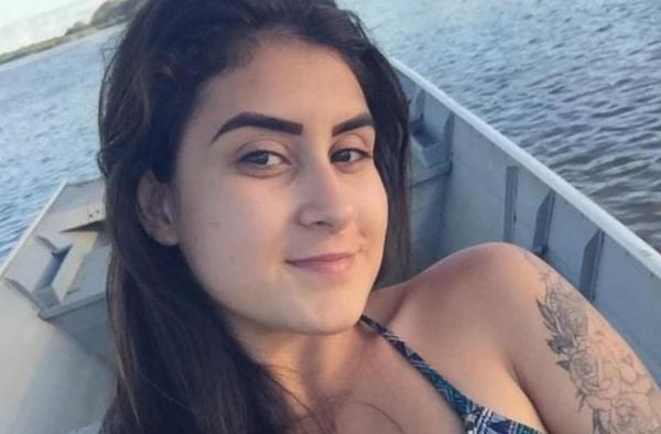 Karolina de Souza Silva, de 17 anos, foi assassinada com um corte no pescoço