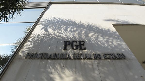 Há oportunidades para procurador, promotor, professor, profissional de TI, motorista, médico, agente comuntário de saúde, guarda-vidas, entre outros postos