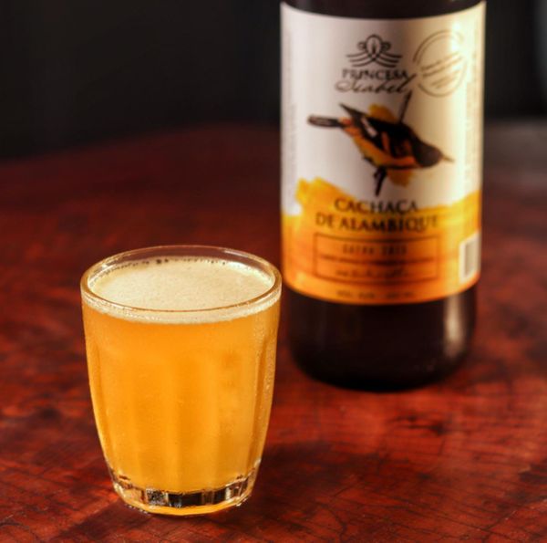 Drinque Macunaíma, criado por Arnaldo Hirai para o bar Boca de Ouro/SP 