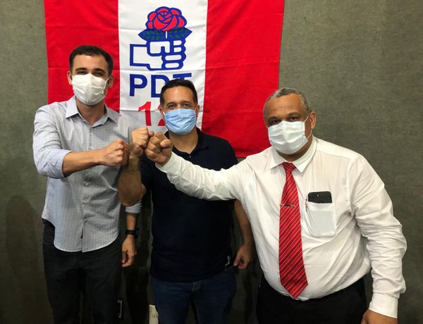 Weverson Meireles, secretário do PDT estadual, e Júnior Fialho, do PDT de Vitória, fecharam apoio a Fabrício Gandini (Cidadania) para a prefeitura de Vitória