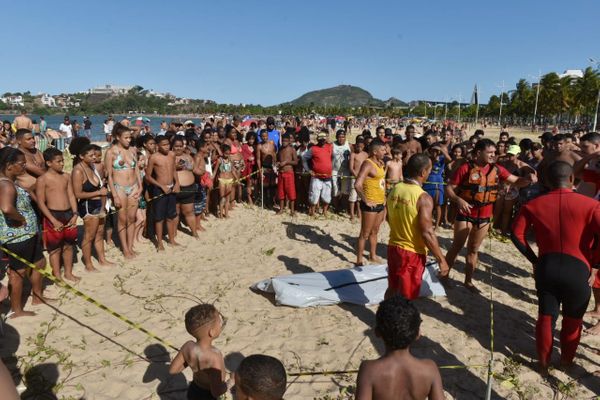 Adolescente de 15 anos morre afogado na Curva da Jurema por Fernando Madeira