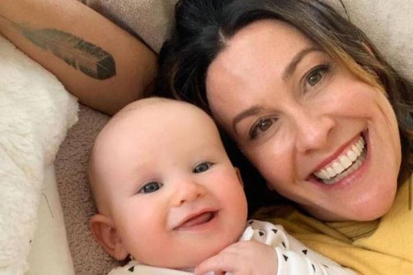 Alanis Morissette fala sobre depressão pós-parto