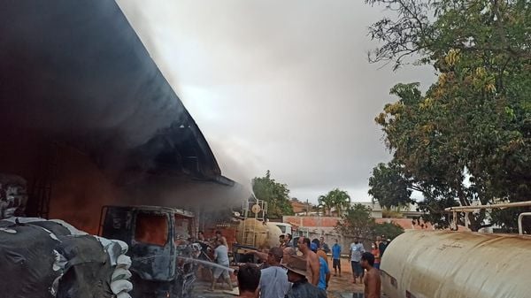Incêndio em galpão na cidade de Marilândia, região Noroeste do Espírito Santo por Leitor | A Gazeta