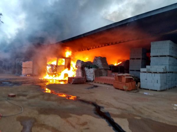 Incêndio em galpão na cidade de Marilândia, região Noroeste do Espírito Santo