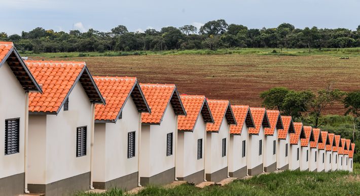 Programa habitacional que substitui o Minha Casa Minha Vida reduz juros e traz promessa de aquecer mercado imobiliário, mas há críticas à capacidade de atender classes mais pobres