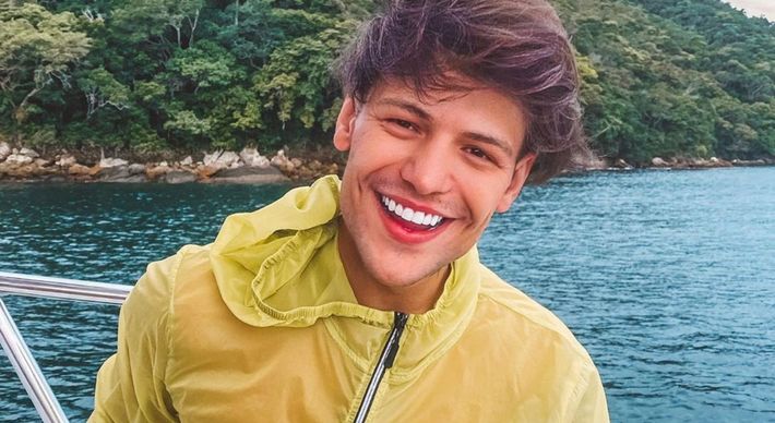 Marido de Gabi Brandt realiza exames para descobrir causa de seu problema de saúde, diz a colunista Fábia Oliveira, de O Dia