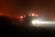 Bombeiro segura uma mangueira enquanto tenta apagar um incêndio em uma fazenda no Pantanal, a maior área úmida do mundo, em Pocone, Mato Grosso, Brasil, 26 de agosto de 2020. REUTERS / Amanda Perobelli PROCURE "PANTANAL PEROBELLI" PARA ESTA HISTÓRIA . PESQUISAR "IMAGEM MAIS AMPLA" PARA TODAS AS HISTÓRIAS ORG XMIT: HFS_PXP29(Amanda Perobelli/REUTERS)