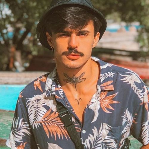Desenhista e consultor de moda, Bernardo Matos descobriu ser soropositivo aos 22 anos e fez post na internet para falar de preconceito e aceitação