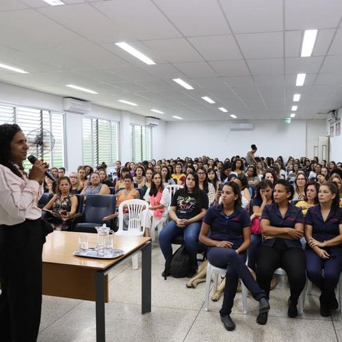 Mulheres poderão fazer curso de graça na área de informática