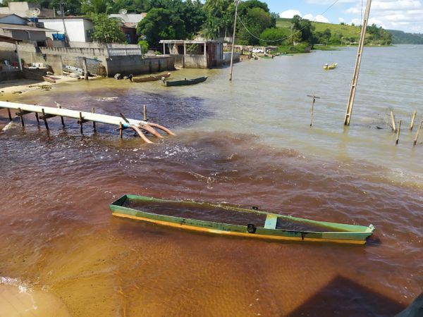 Após sumir, moradores comemoram volta de prainha em cidade do ES
