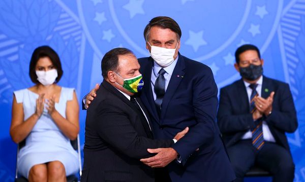 O General do Exército Eduardo Pazuello e o presidente Bolsonaro