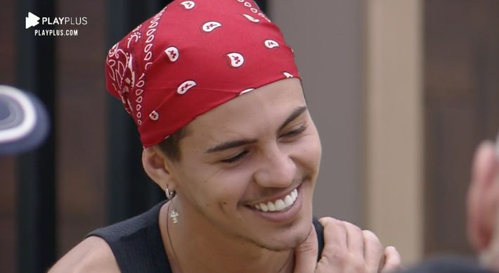 Biel disse que ainda estava com Duda Castro até dezembro do ano passado e que tenta enxergar a ex em todas as meninas com que se relaciona