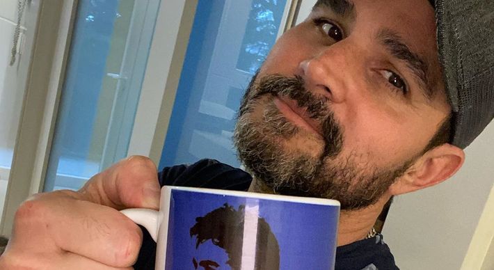 Cantor lança projeto com 15 faixas no dia 16 de outubro
